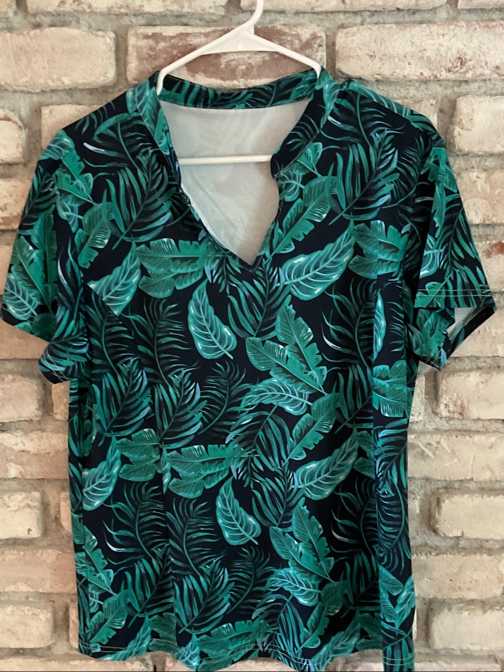 Tropical Leaf Print V-Neck Women’s Golf Top - Teal/Black